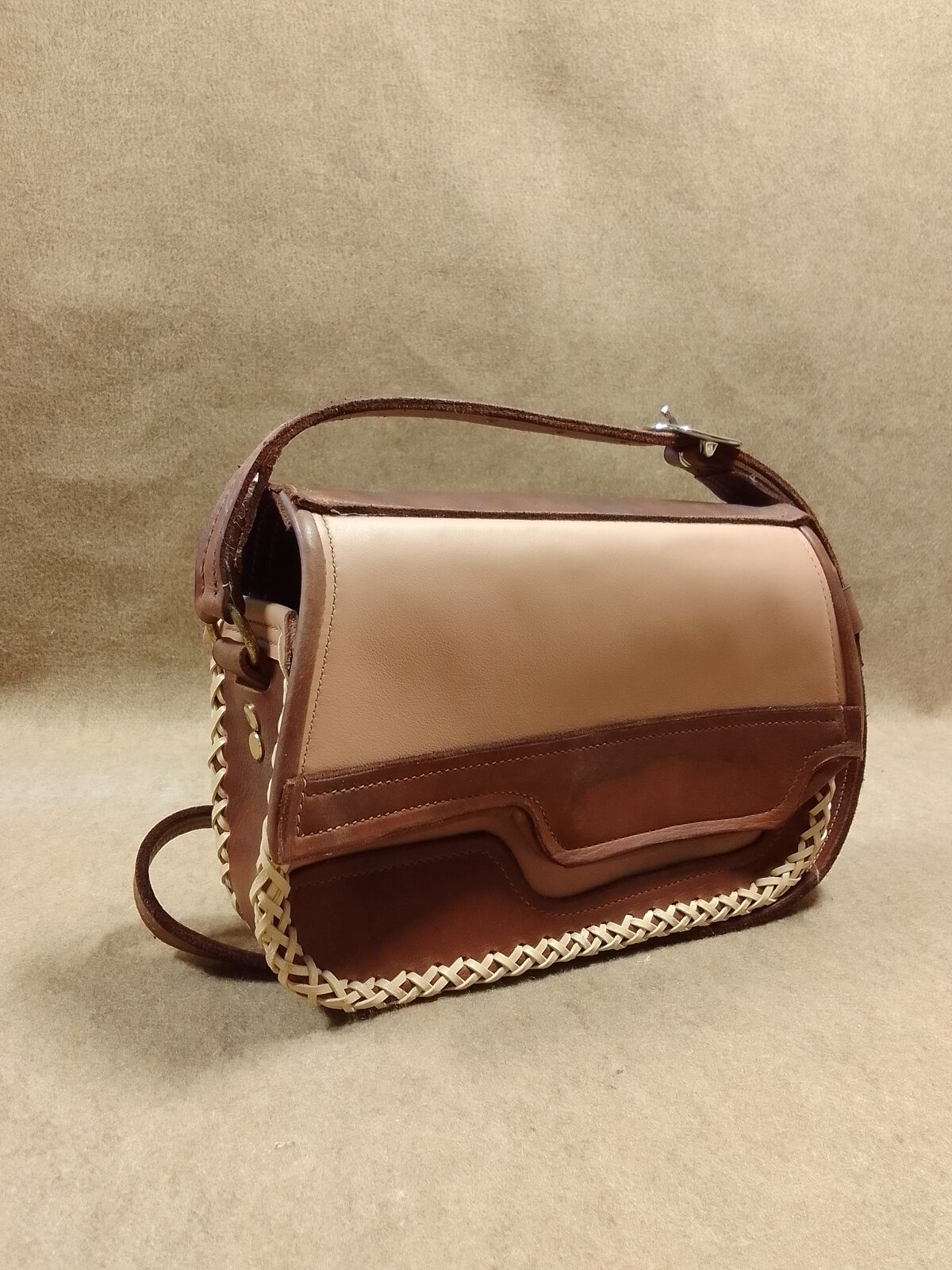 Sac en cuir naturel de la gamme Signature Art’Illium
